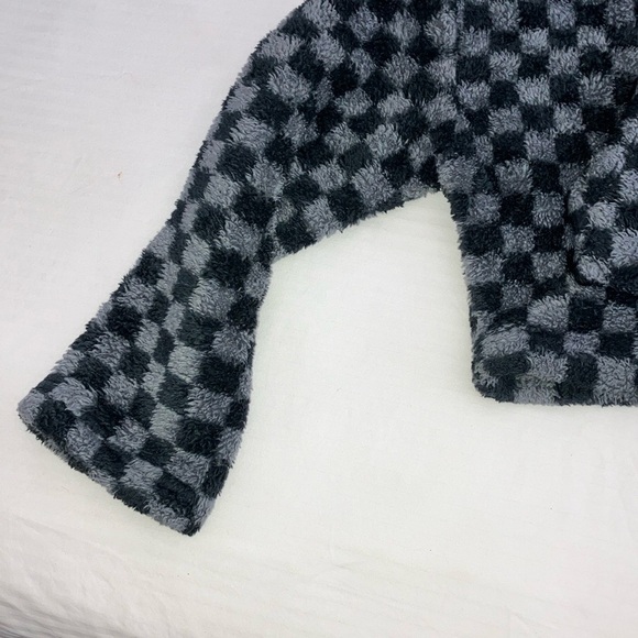 No Boundaries medium checkered black gray cropped Fleece Pullover - Picture 8 of 16
